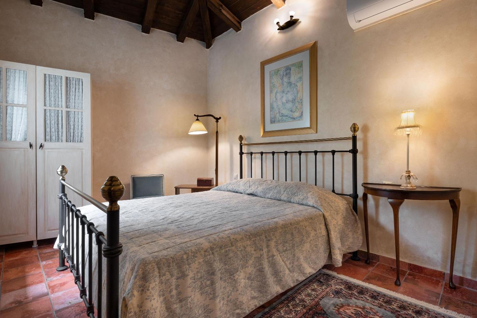 Ostra Menalon Luxury Suites Kardharás Zewnętrze zdjęcie