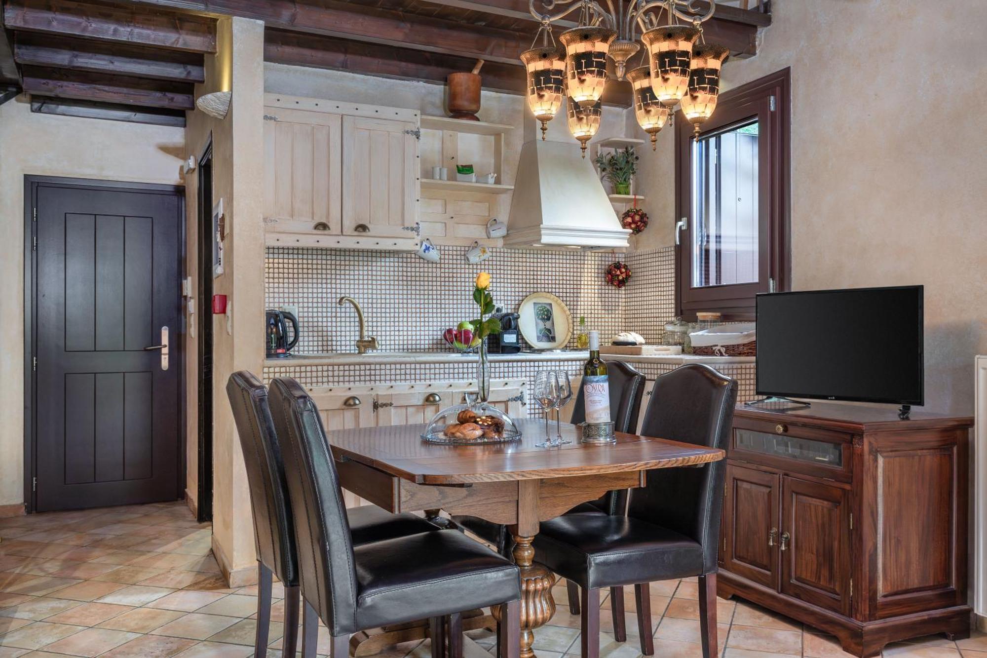 Ostra Menalon Luxury Suites Kardharás Pokój zdjęcie