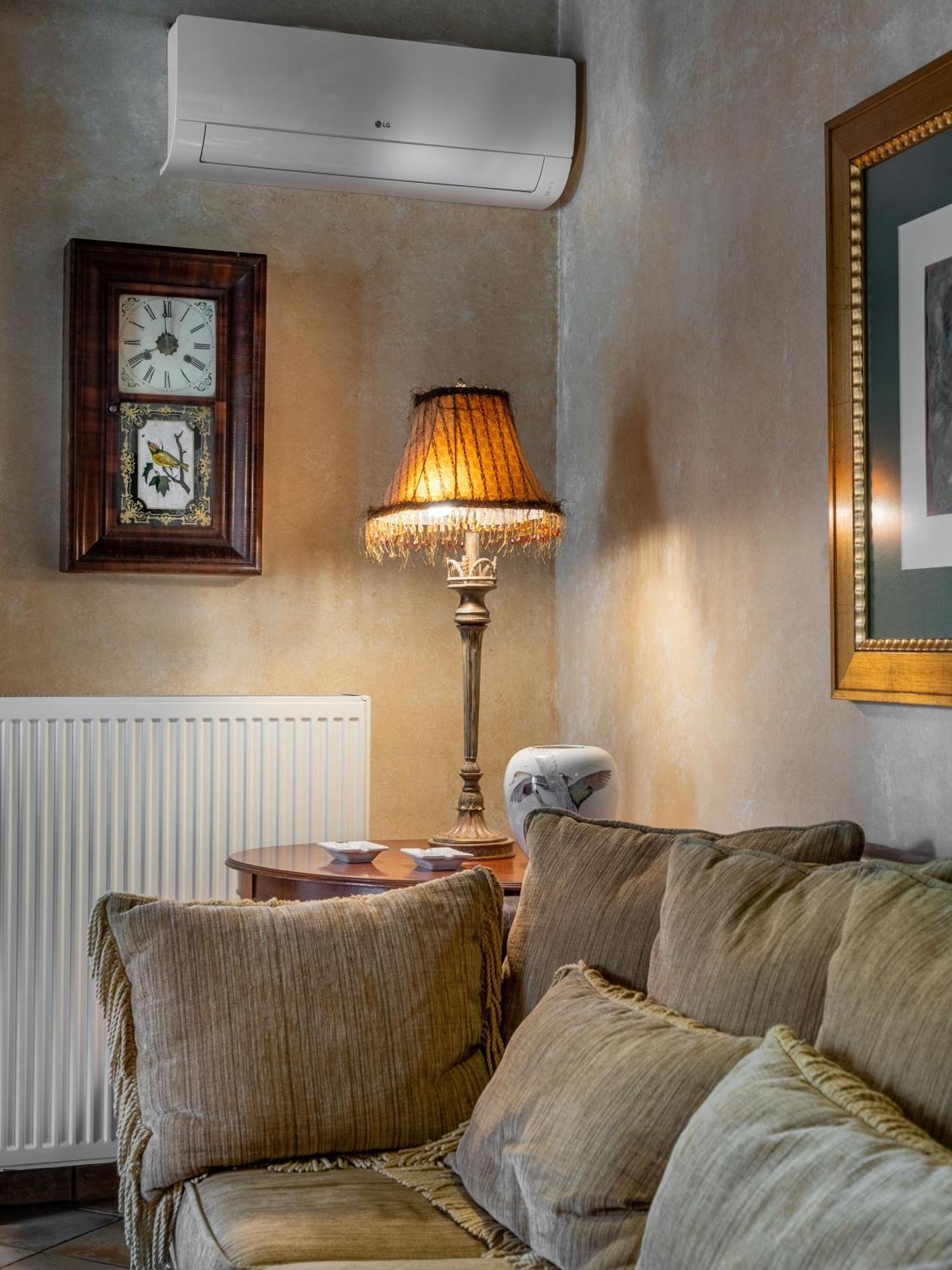 Ostra Menalon Luxury Suites Kardharás Pokój zdjęcie