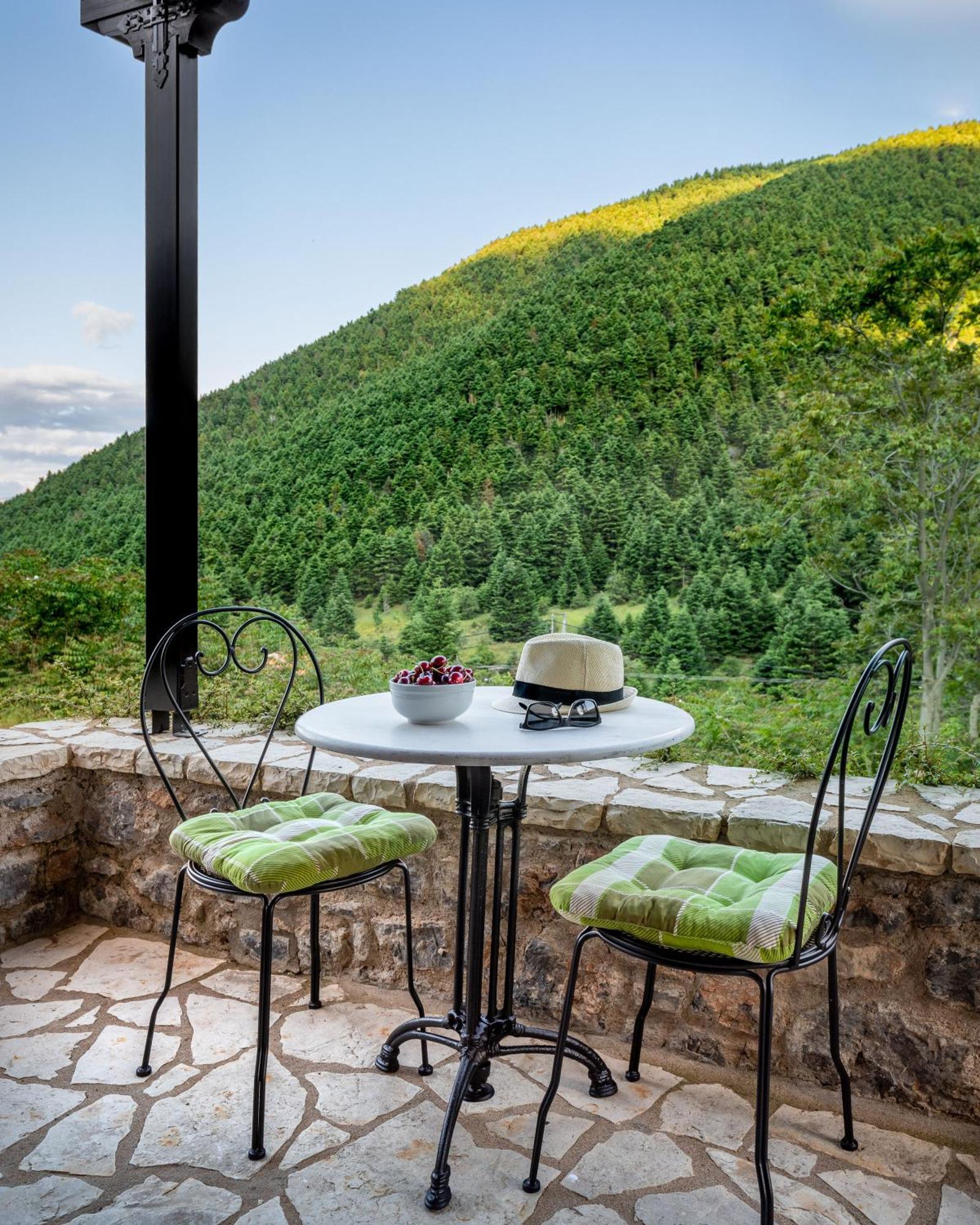 Ostra Menalon Luxury Suites Kardharás Zewnętrze zdjęcie