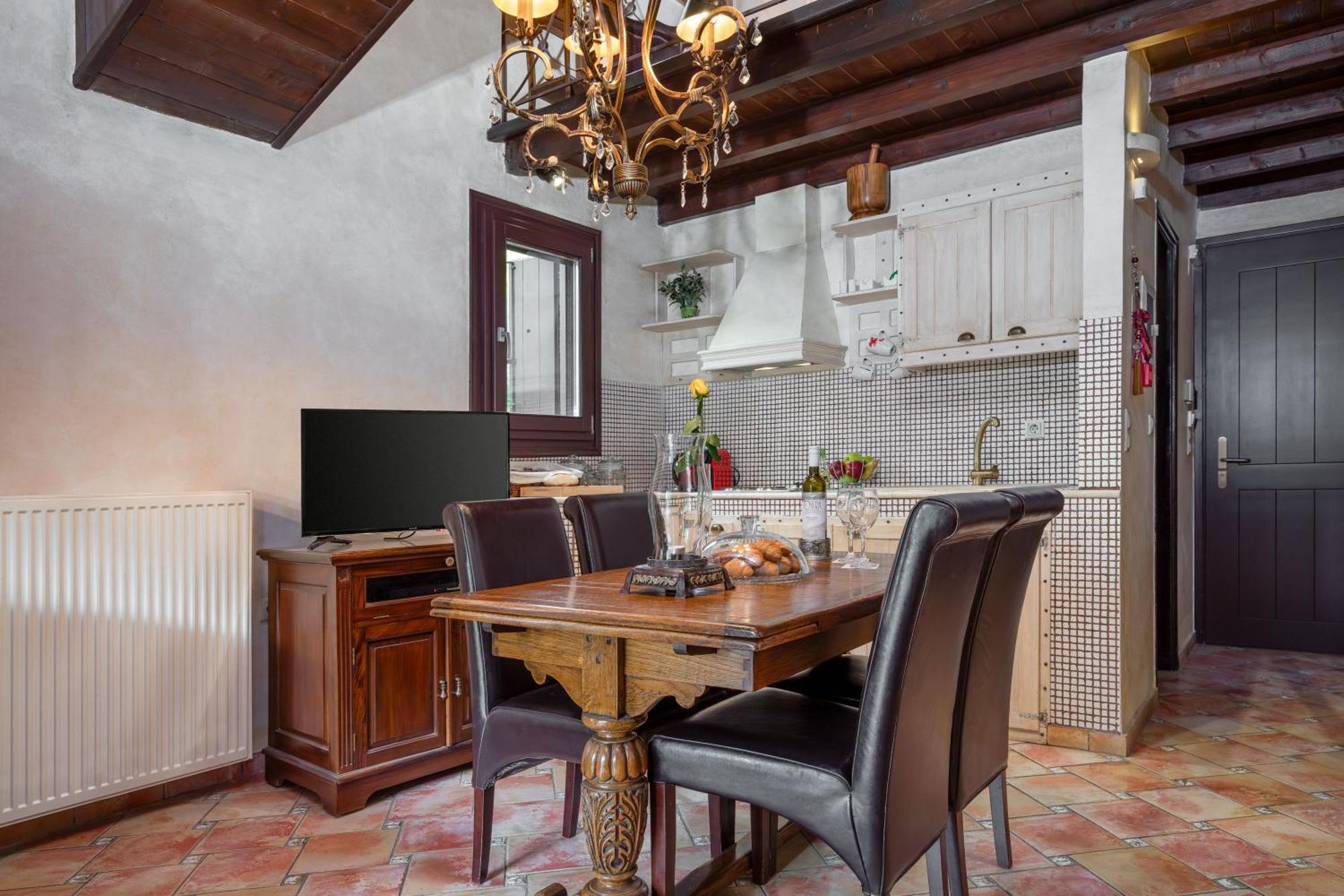 Ostra Menalon Luxury Suites Kardharás Pokój zdjęcie