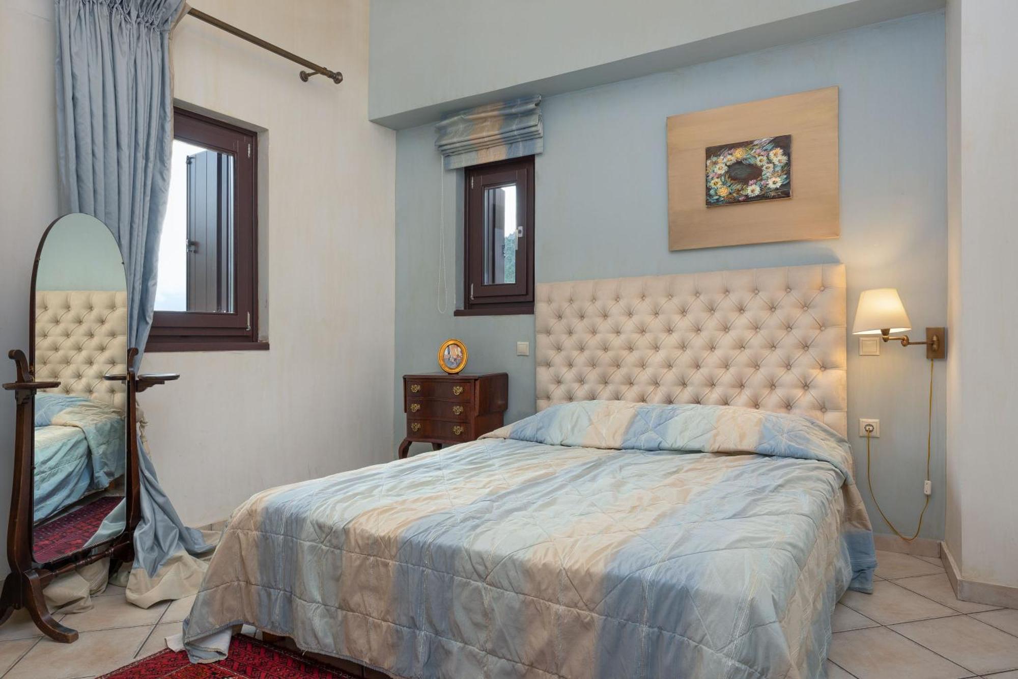 Ostra Menalon Luxury Suites Kardharás Pokój zdjęcie