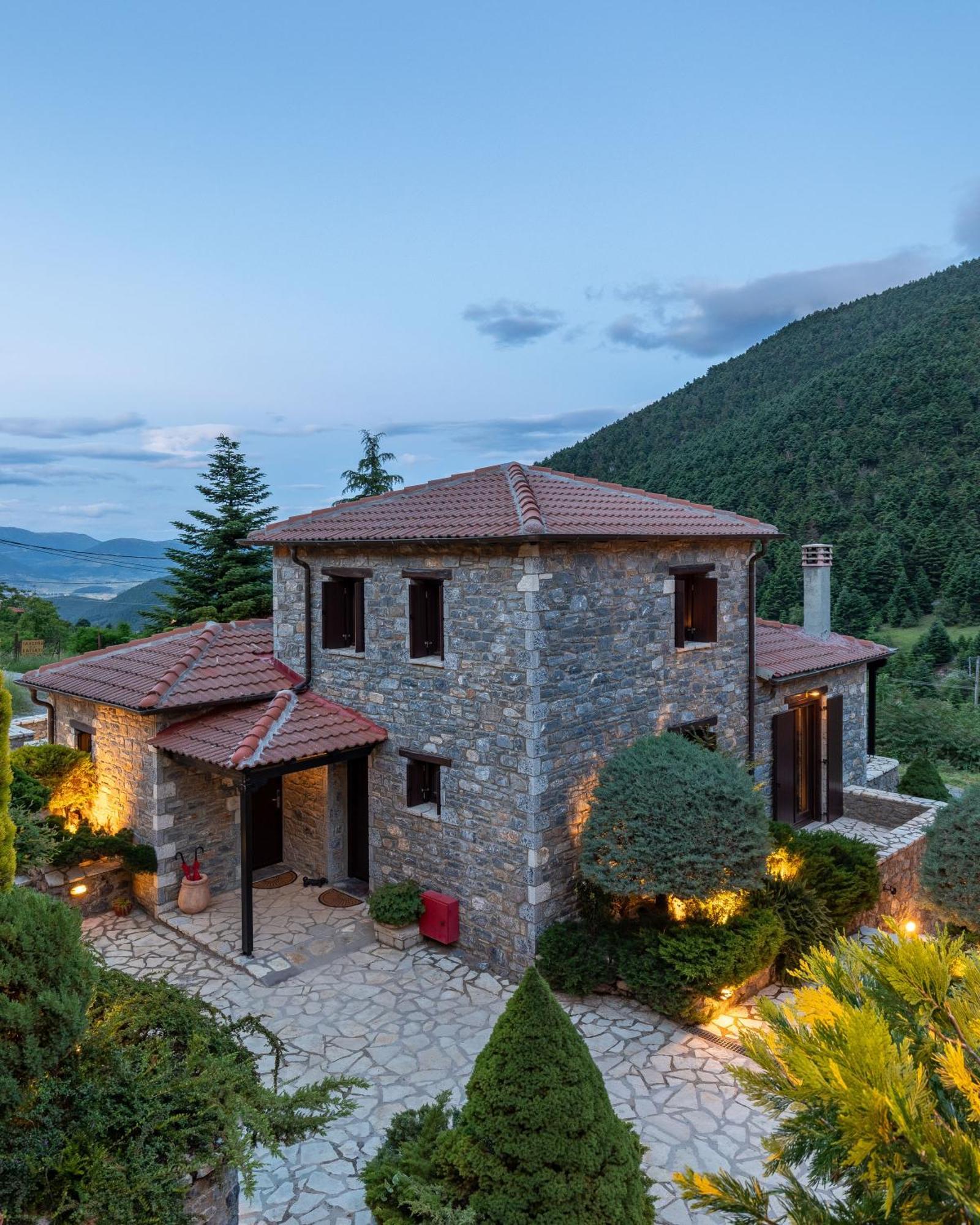 Ostra Menalon Luxury Suites Kardharás Zewnętrze zdjęcie