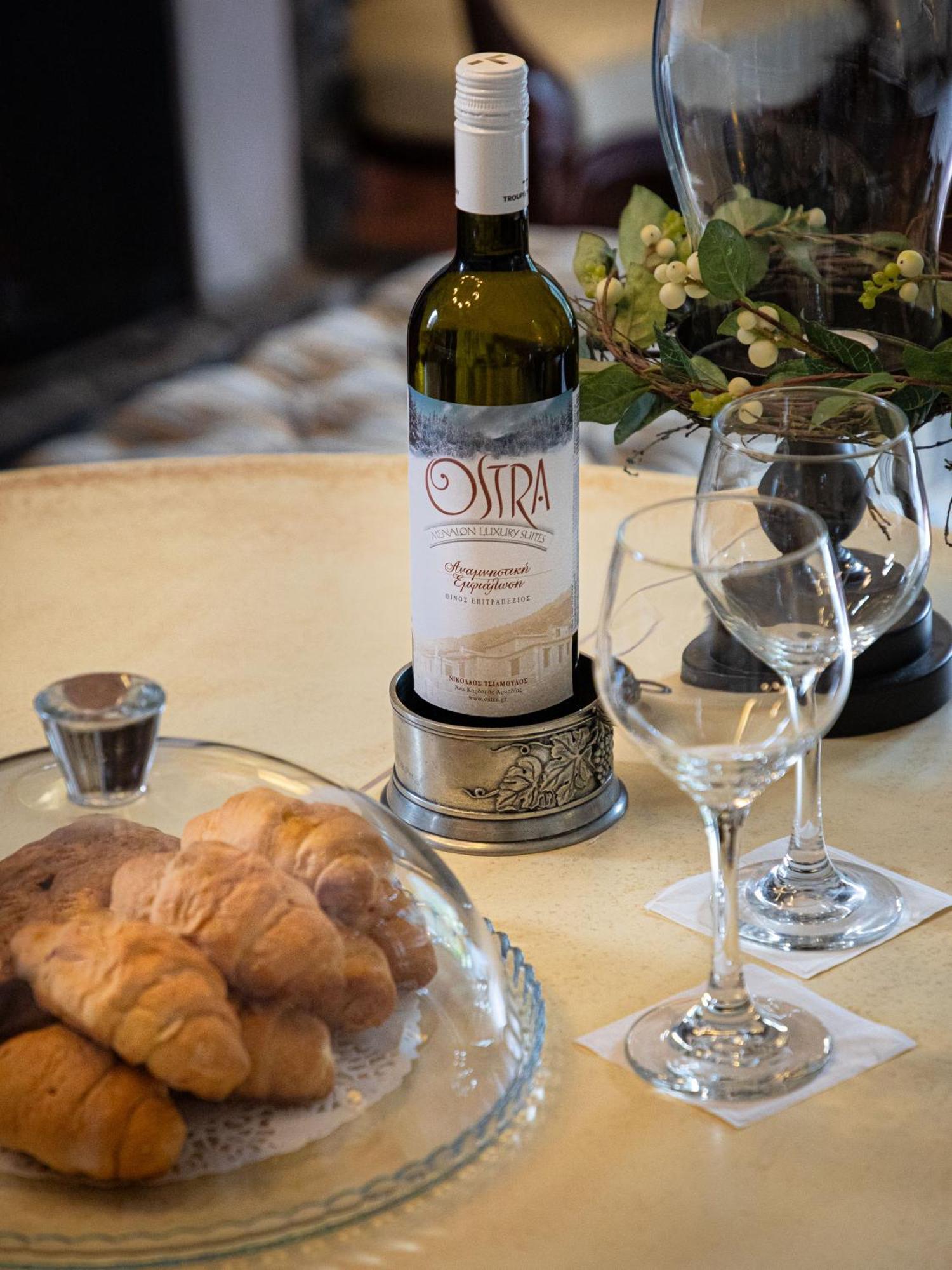 Ostra Menalon Luxury Suites Kardharás Zewnętrze zdjęcie